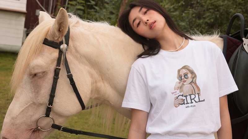 Mion ra đời với mong muốn biến mỗi chiếc áo thành một cách thể hiện cá tính. Từ ý tưởng, hình in đến phong cách tổng thể, mọi chi tiết đều có thể được tuỳ chỉnh để phù hợp với chất riêng của từng người.