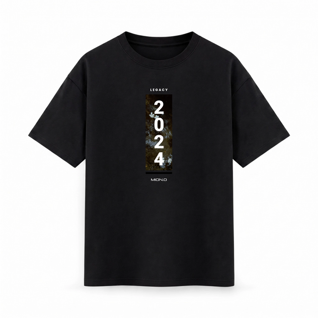 Oversize T-shirt – Badge Typography / 483