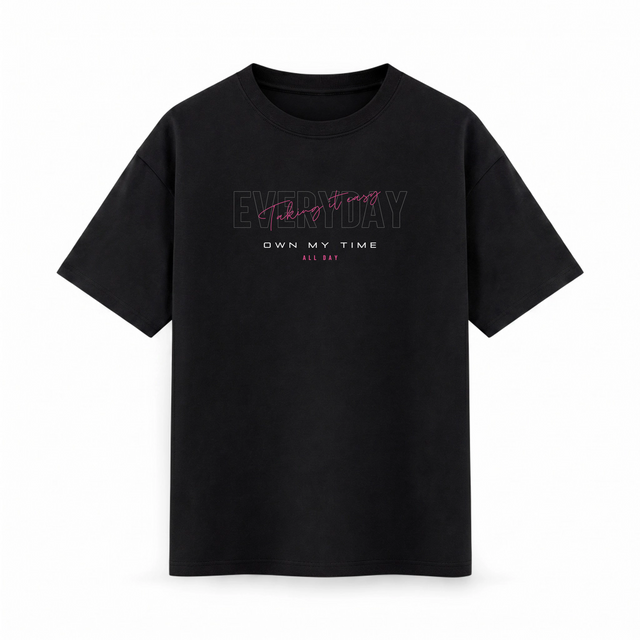 Oversize T-shirt – Bold Typography / 90