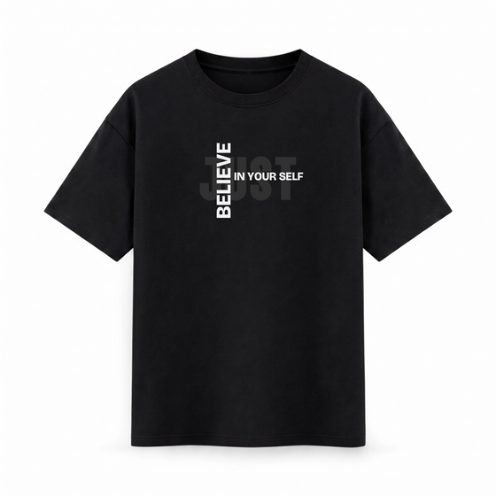 Oversize T-shirt – Minimal Typography / 552