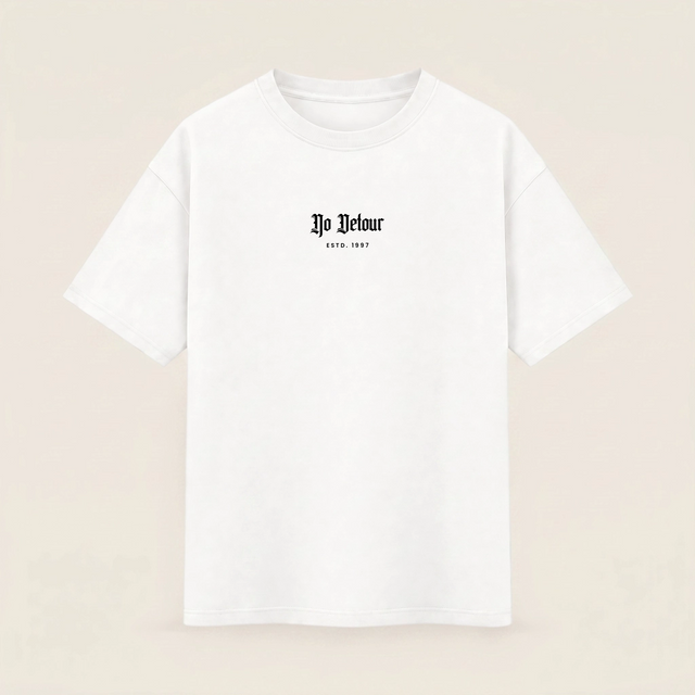 Oversize T-shirt – Gothic Typography / 701