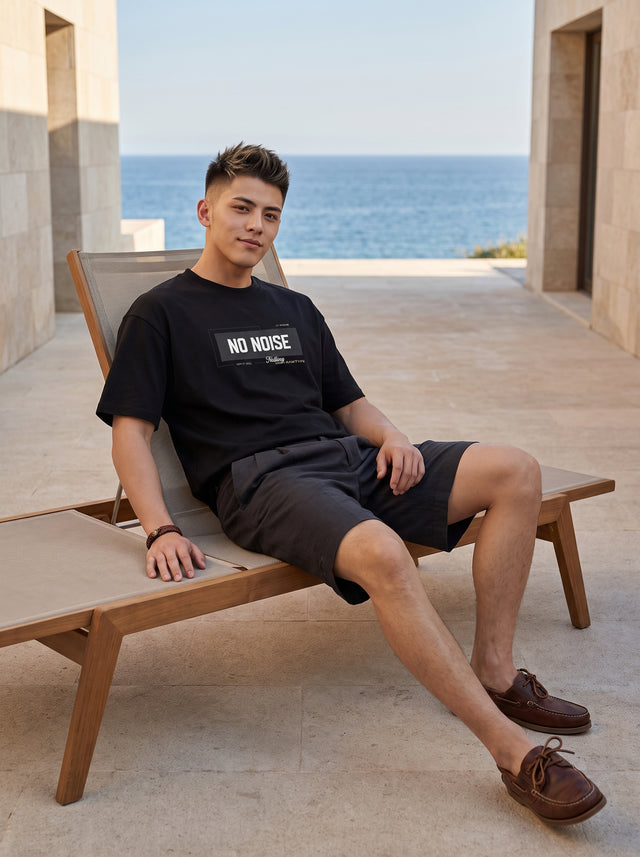 Oversize T-shirt – Bold Typography / 84