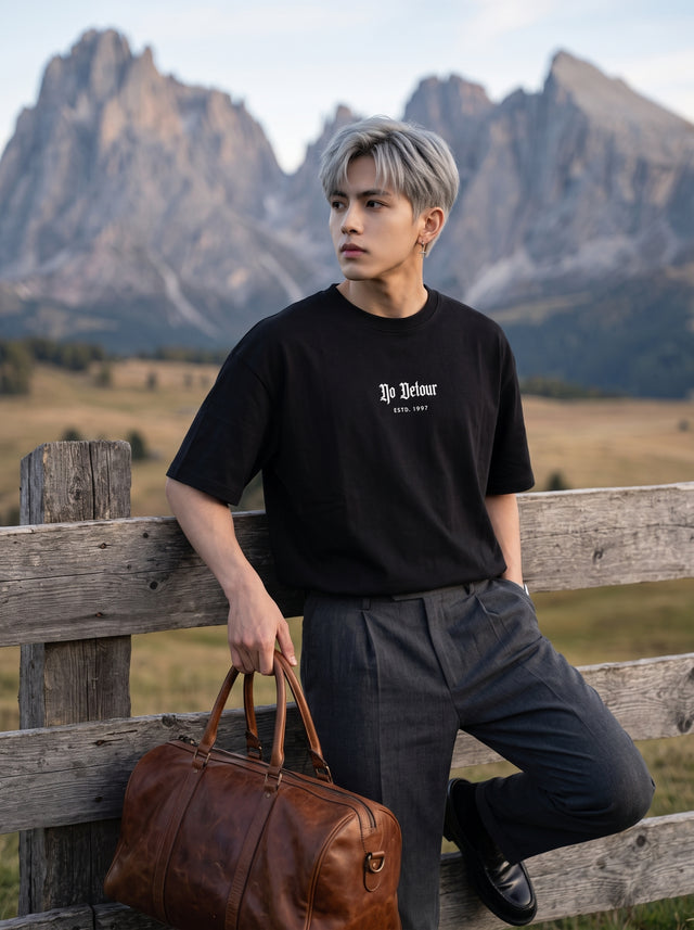 Oversize T-shirt – Gothic Typography / 701