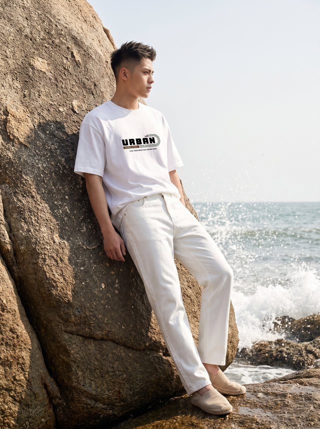 Oversize T-shirt – Bold Typography / 79