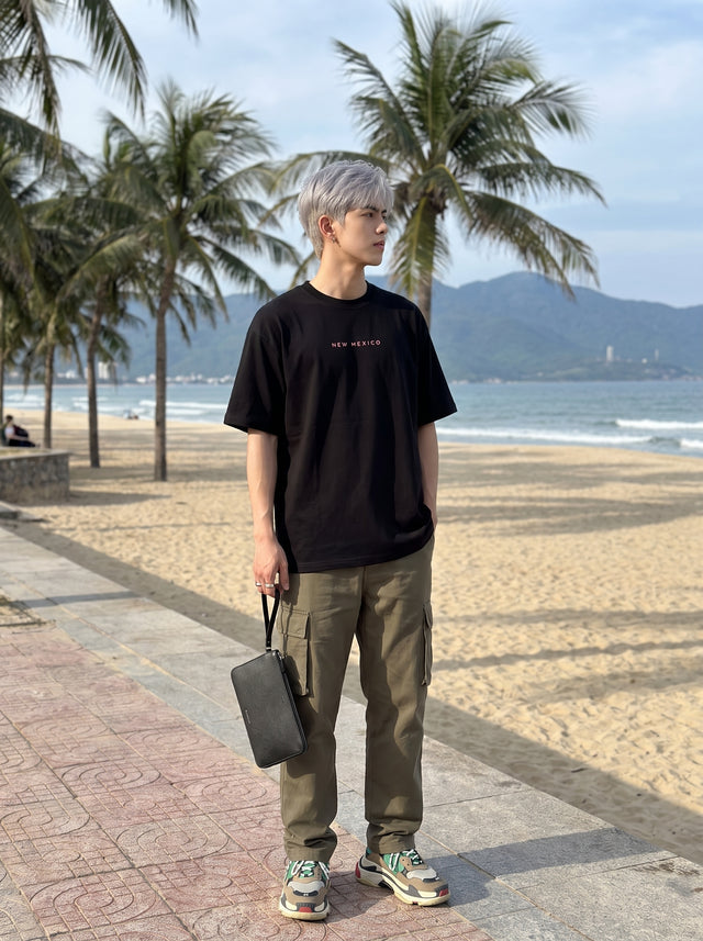 Oversize T-shirt – Minimal Typography / 699