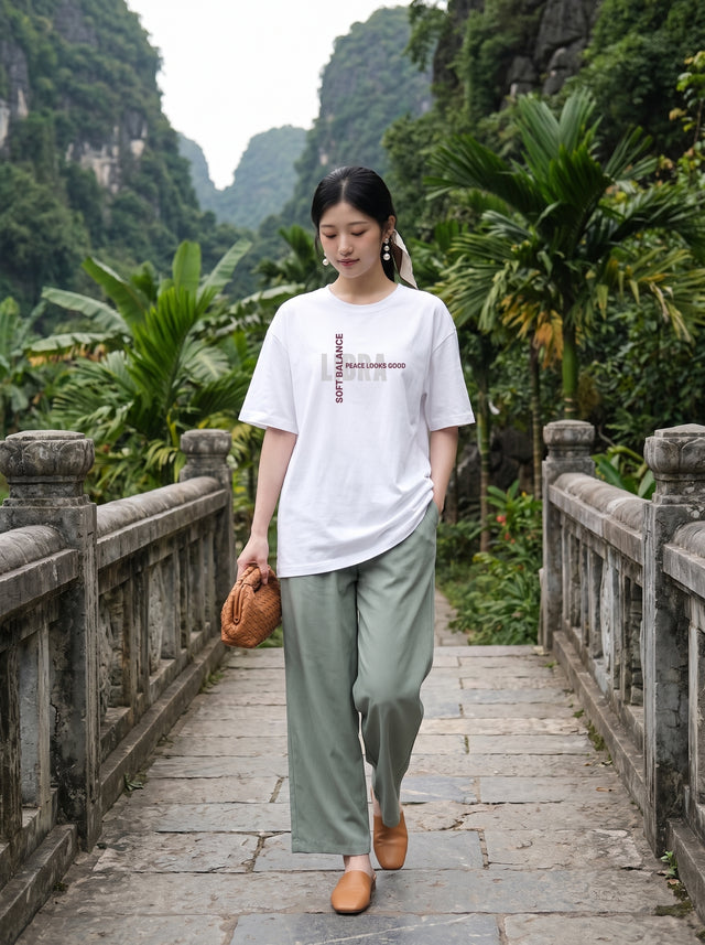 Oversize T-shirt – Minimal Typography / 552