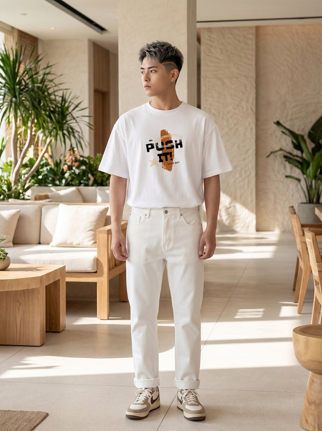 Oversize T-shirt – Bold Typography / 70