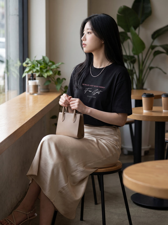 Oversize T-shirt –  Script Typography  / 694