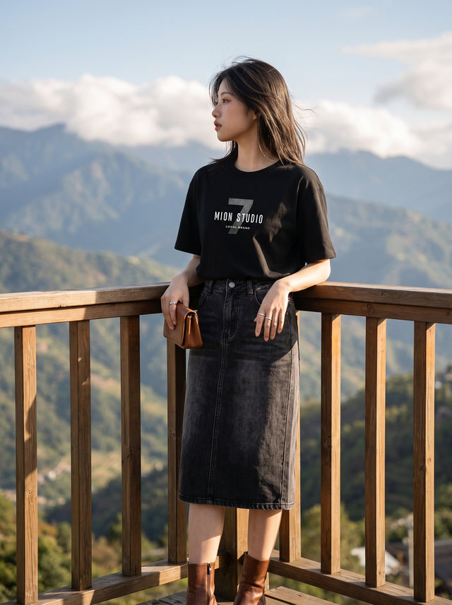 Oversize T-shirt – Minimal Typography / 66