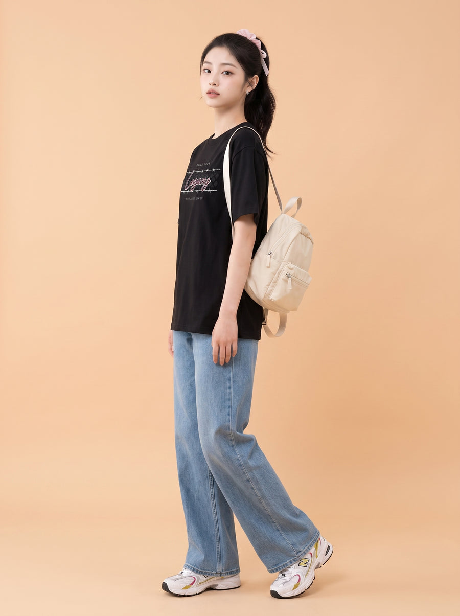 Oversize T-shirt – Bold Typography / 70