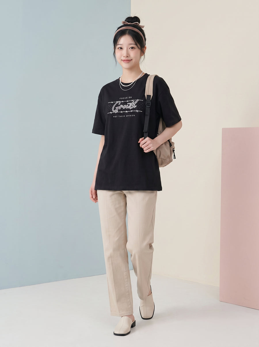 Oversize T-shirt – Bold Typography / 70