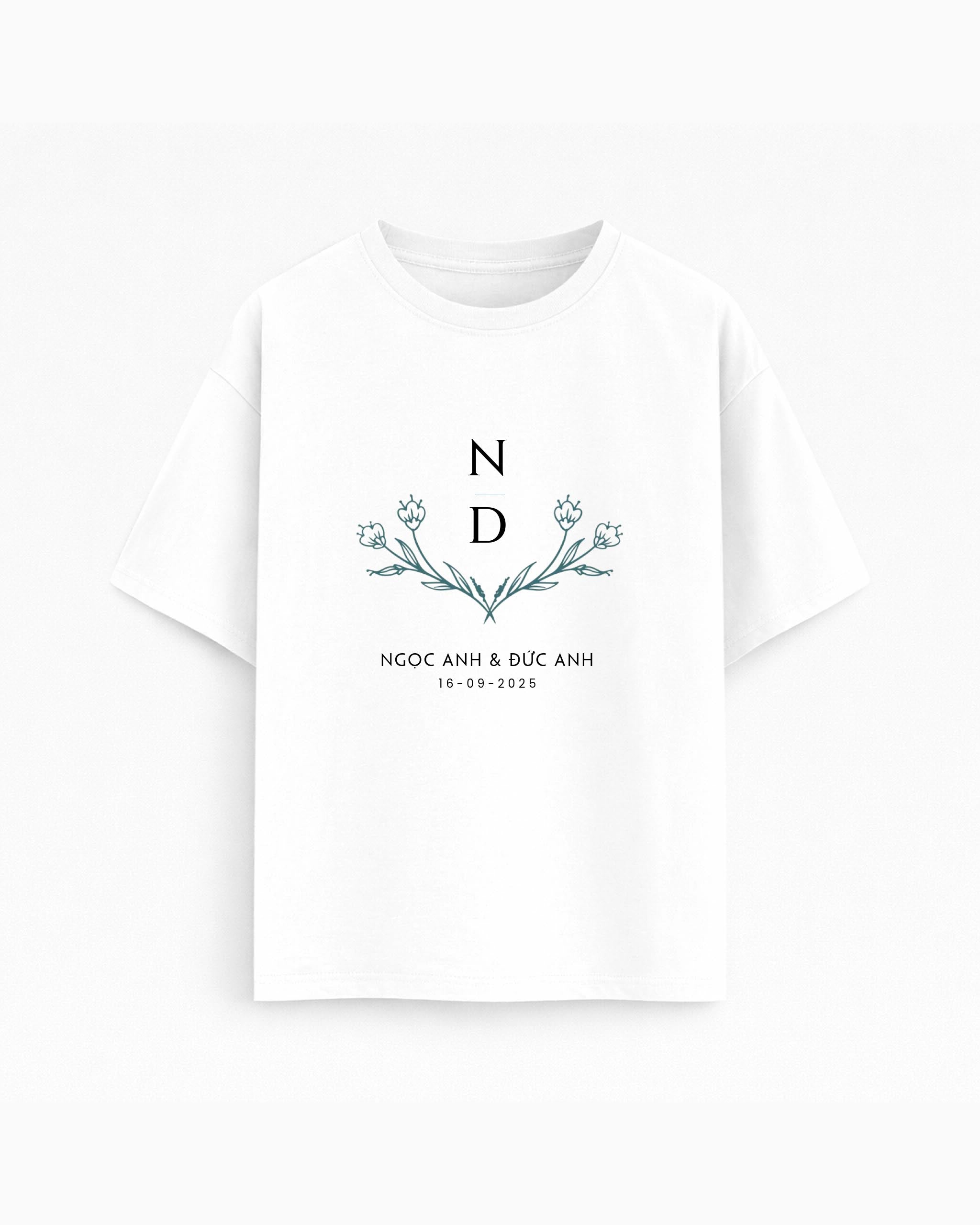 Oversize T-shirt – Romantic Minimalist / 352