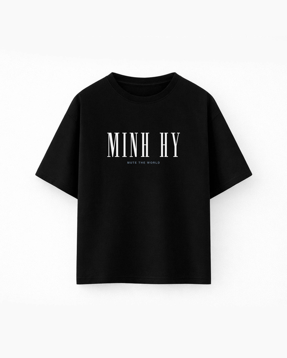 Oversize T-shirt – Serif Typography / 706